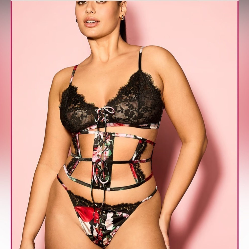 Atelier Victoria's Secret Caged Corset & Satin Lace Trim Tanga Panty Size XS/S